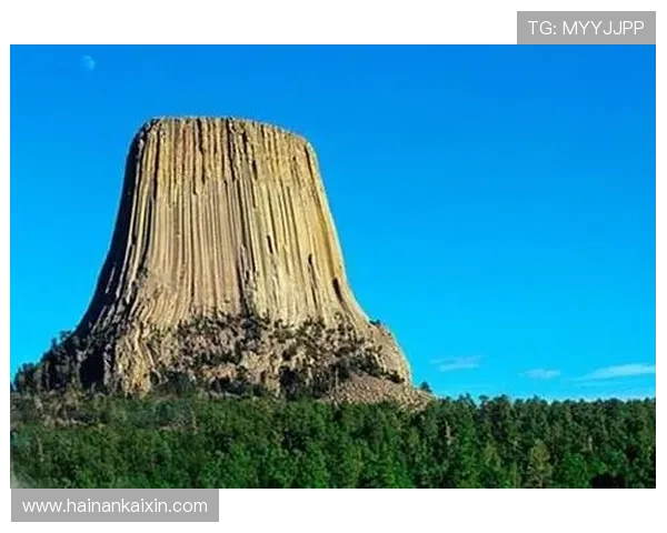 以上帝之手为核心探寻命运与奇迹交织的神秘力量世界