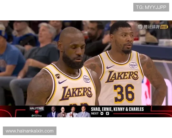 NBA季后赛激战正酣勇士湖人争夺冠军席位詹姆斯与库里再度上演经典对决 - 副本 (2) - 副本